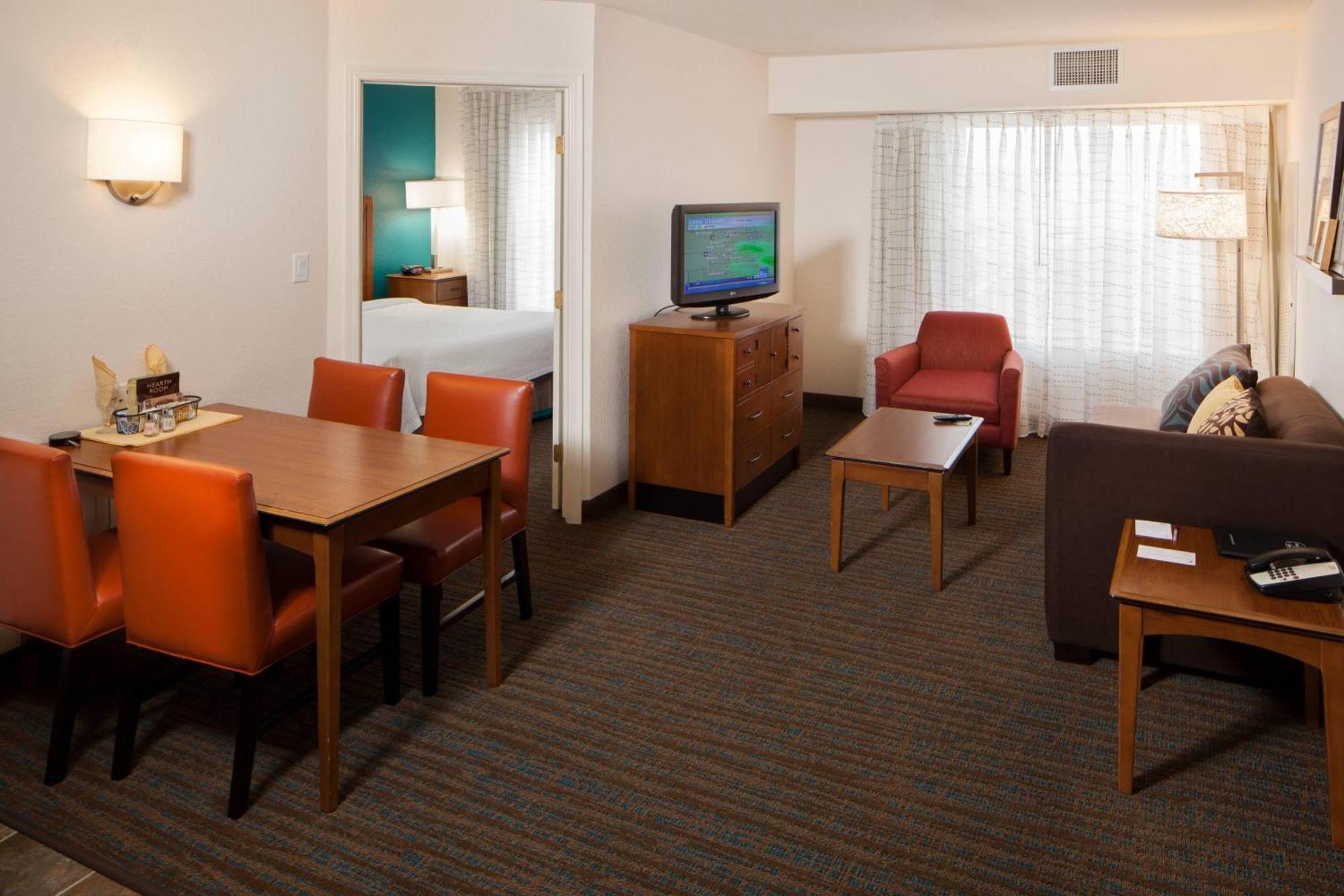 Residence Inn By Marriott Wichita East At Plazzio Exterior foto